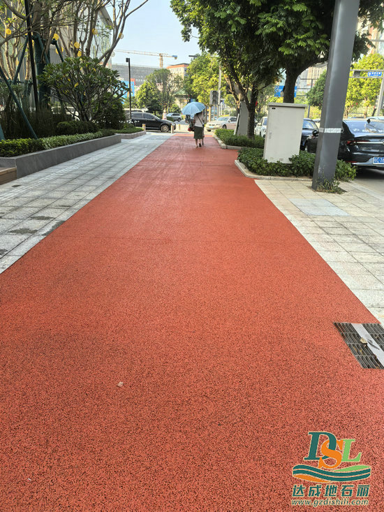 彩色透水混凝土為廣州口袋公園建設(shè)增添色彩！